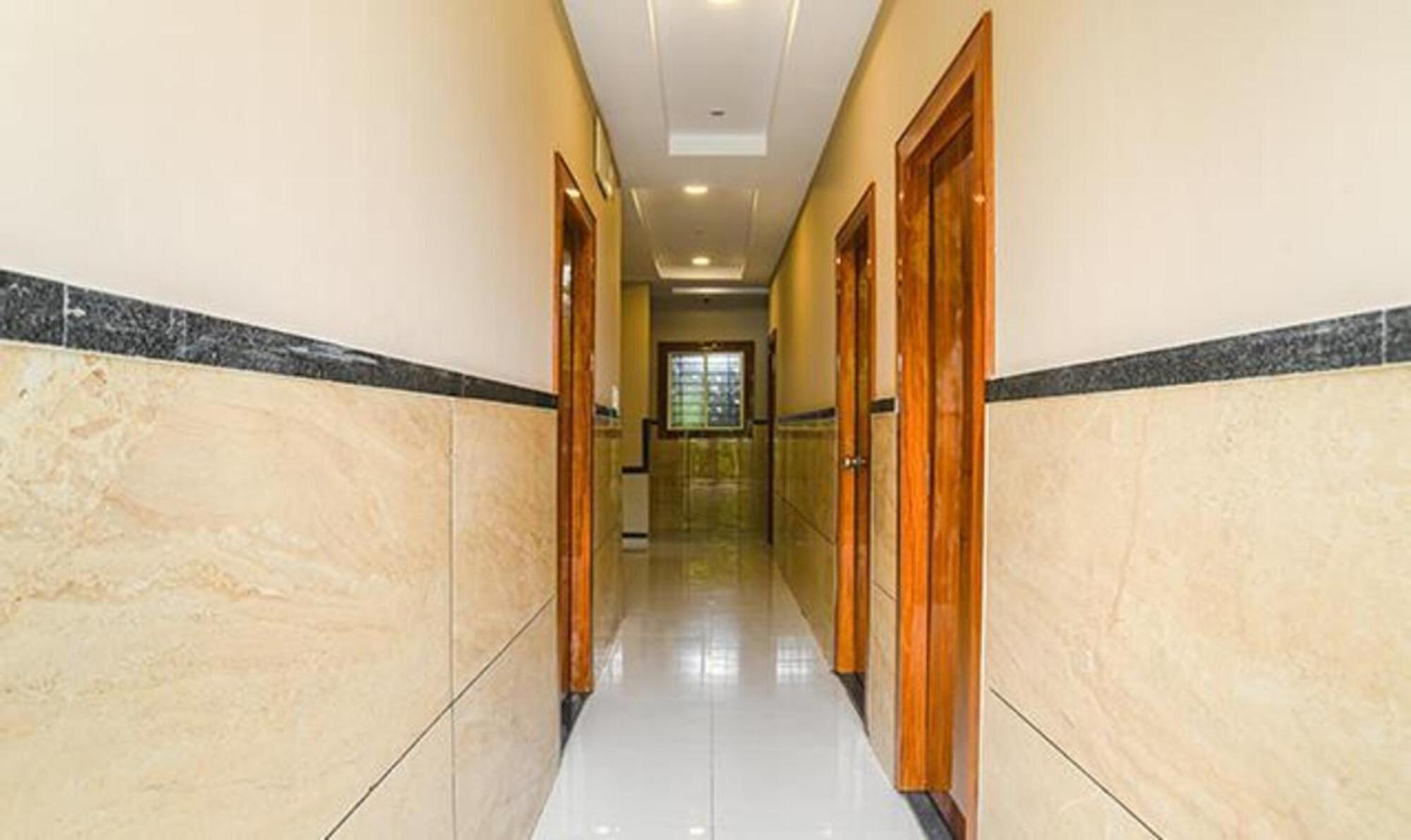 Fabhotel Royal Palace Indore Bagian luar foto