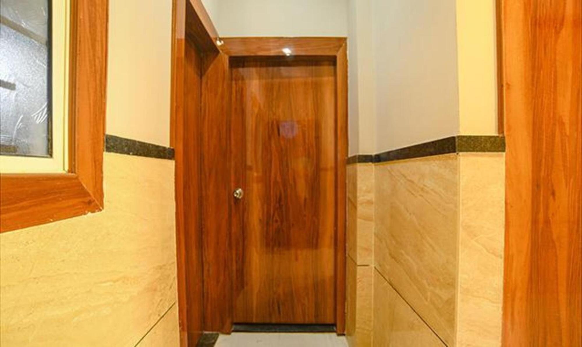 Fabhotel Royal Palace Indore Bagian luar foto