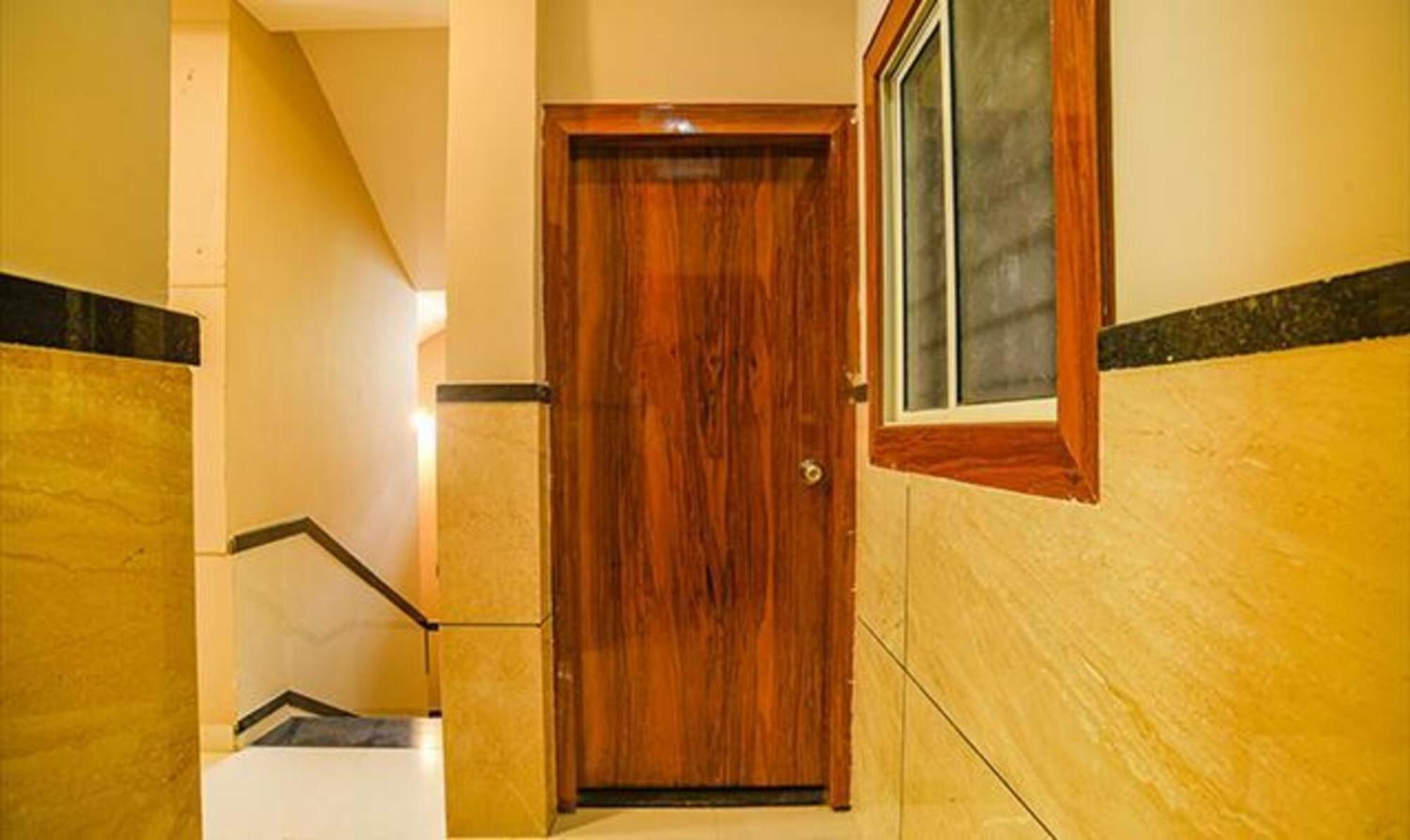Fabhotel Royal Palace Indore Bagian luar foto